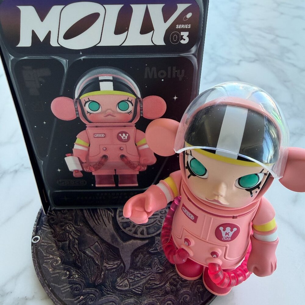 Cover Girl Space Molly Series 3 100% Explorer of Parallel Time and Space - Peach